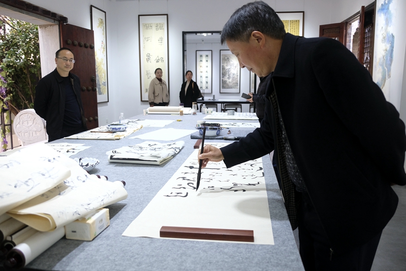 房县政协书画院正式对外开放 展览展示服务助力文化惠民